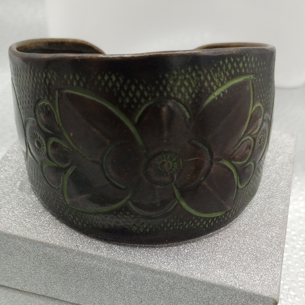 Bronze Floral Carved Cuff Bracelet B302